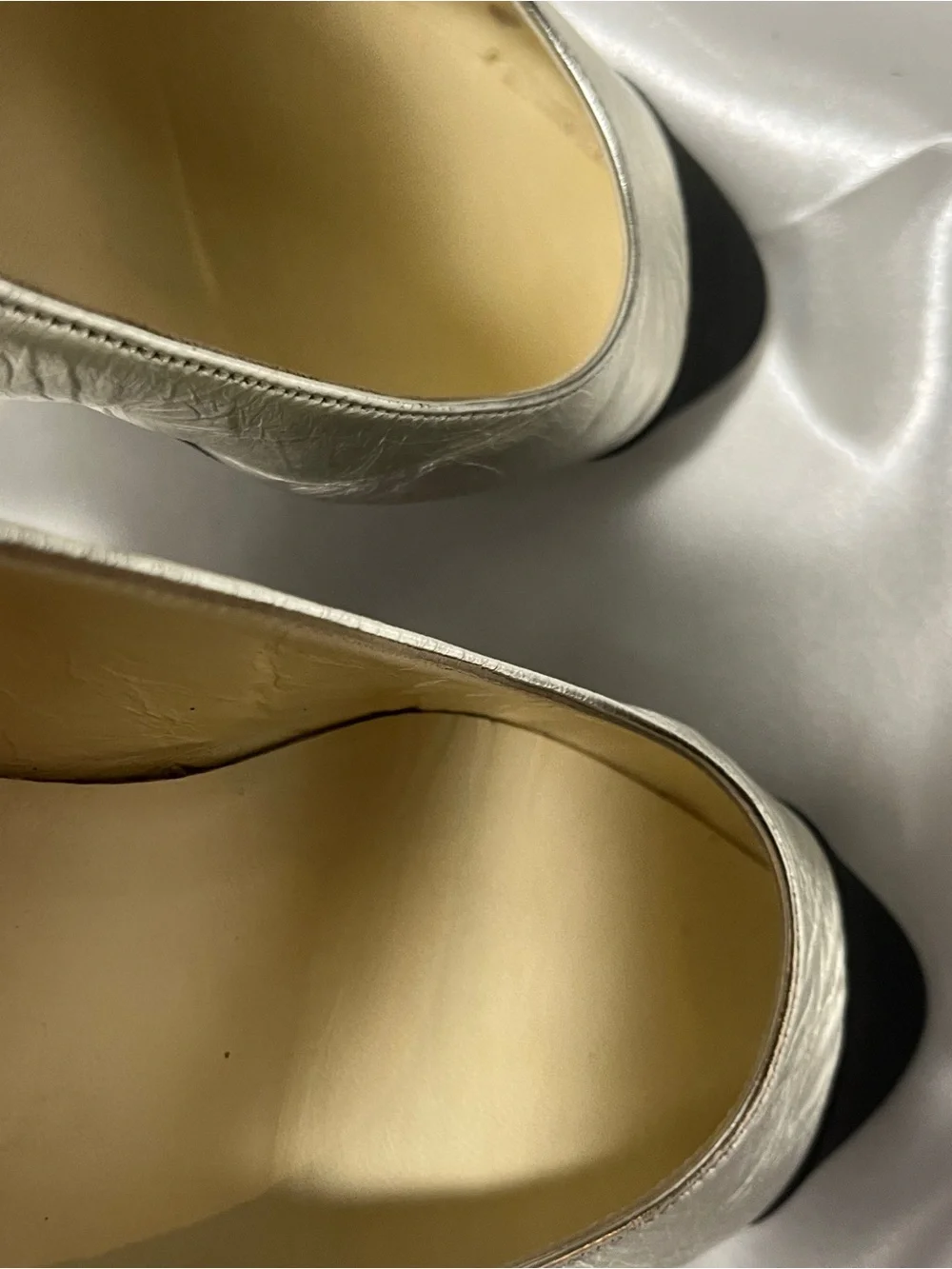 CHANEL Silver Metallic Leather Ballet Flats with Black Cap Toe